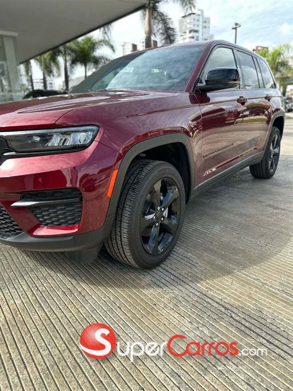 2023 Jeep Grand Cherokee Altitude — foto 2 / 12