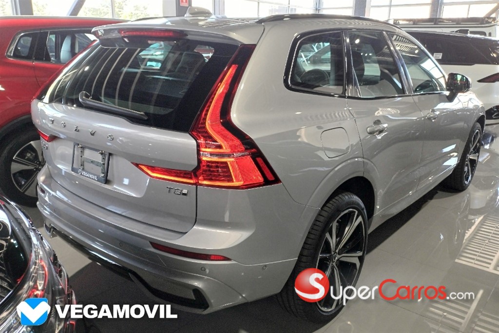 2025 Volvo XC60 T8 Ultimate Recharge — foto 3 / 12