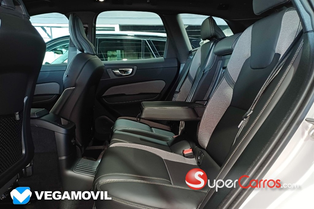 2025 Volvo XC60 T8 Ultimate Recharge — foto 6 / 12