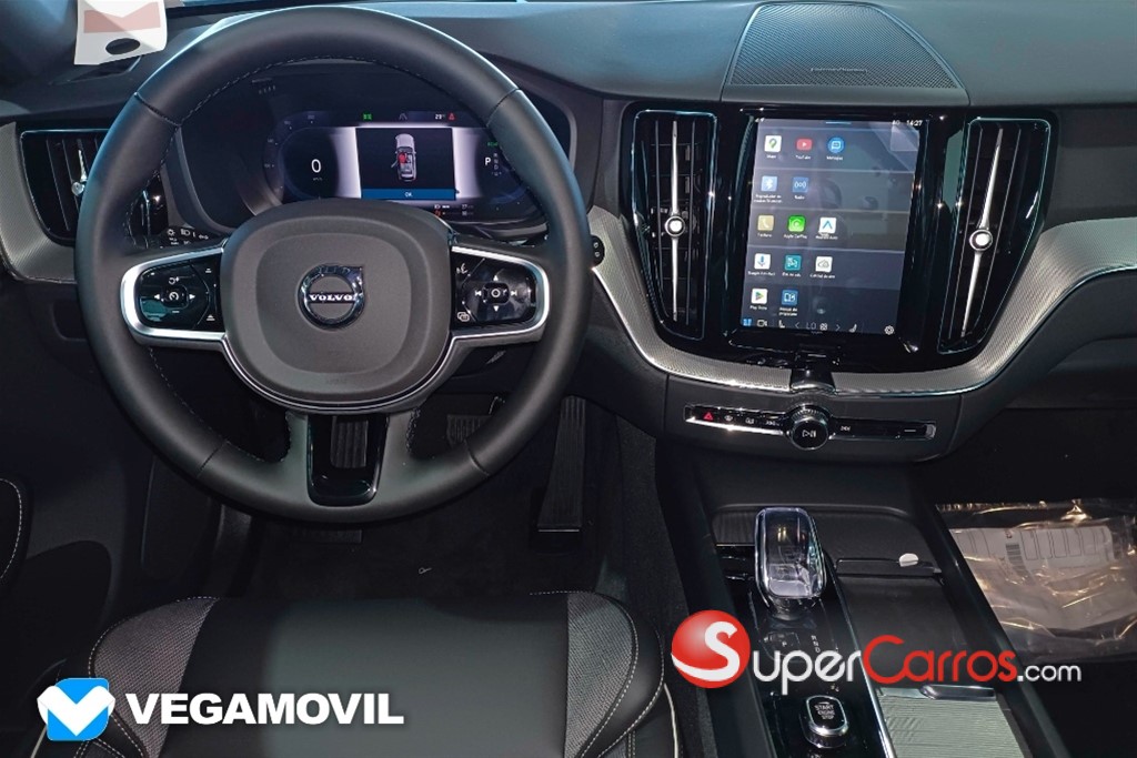 2025 Volvo XC60 T8 Ultimate Recharge — foto 8 / 12