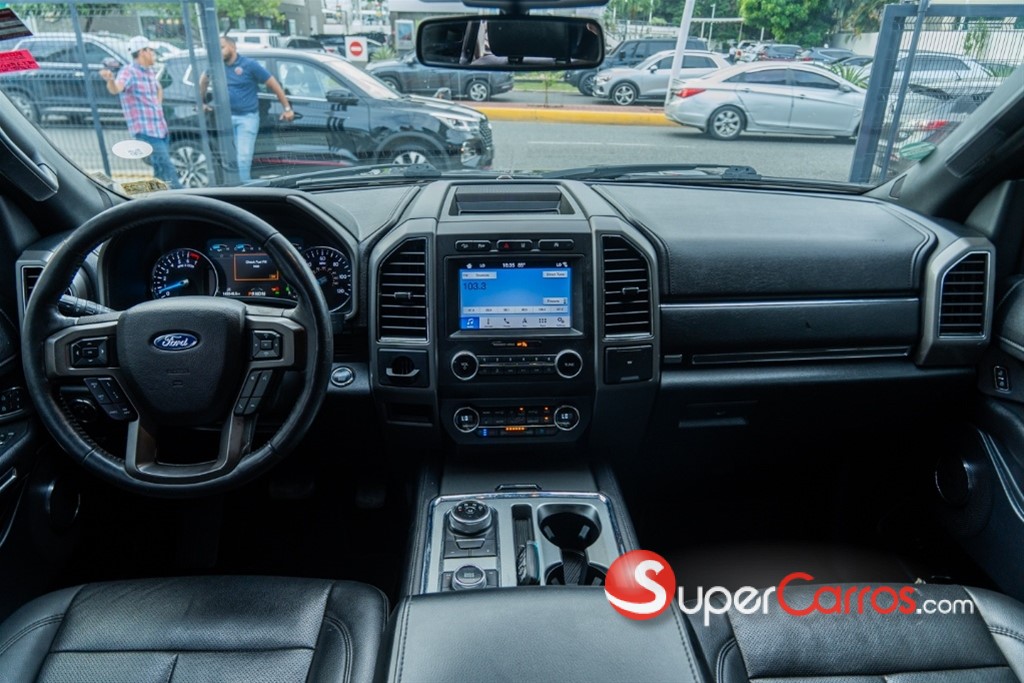 2019 Ford Expedition XLT — foto 8 / 12