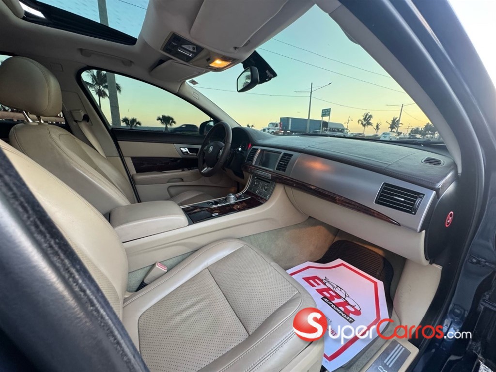2009 Jaguar XF — foto 7 / 9