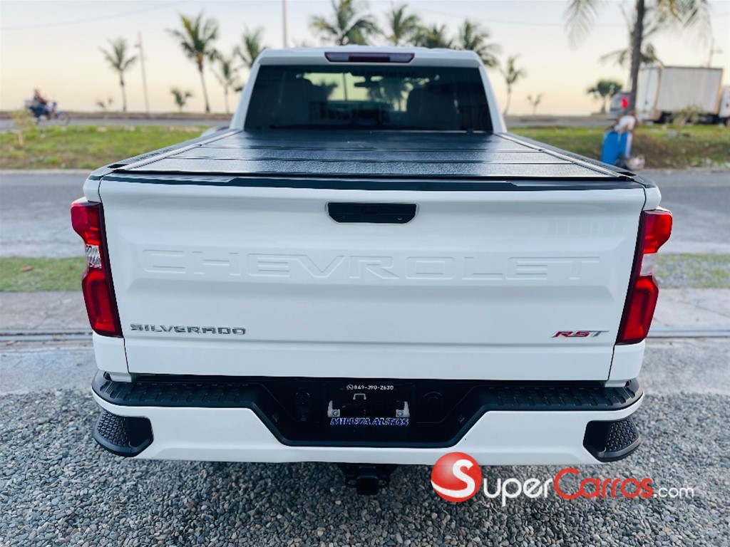 2021 Chevrolet Silverado RST — foto 4 / 10