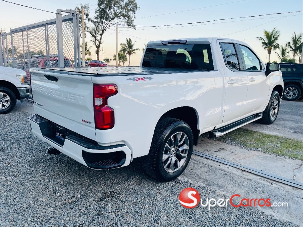 2021 Chevrolet Silverado RST — foto 5 / 10