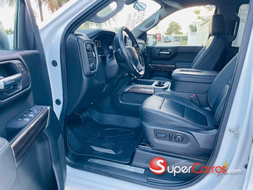2021 Chevrolet Silverado RST — foto 7 / 10