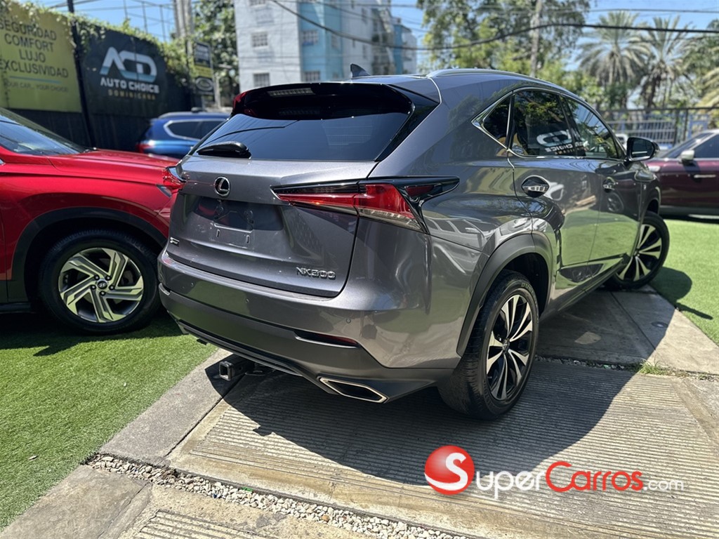 2018 Lexus NX 300 F Sport — foto 2 / 12
