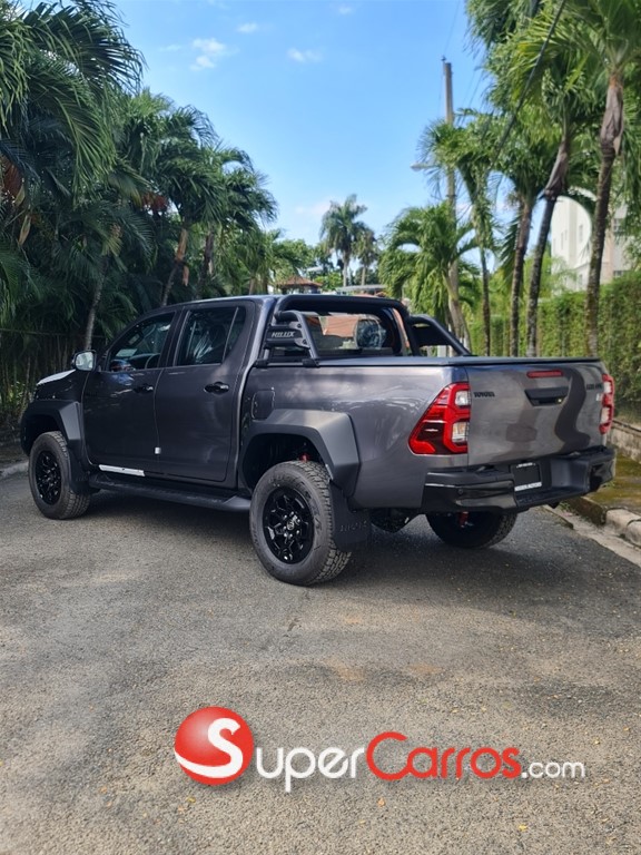2026 Toyota Hilux GR Sport — foto 3 / 9