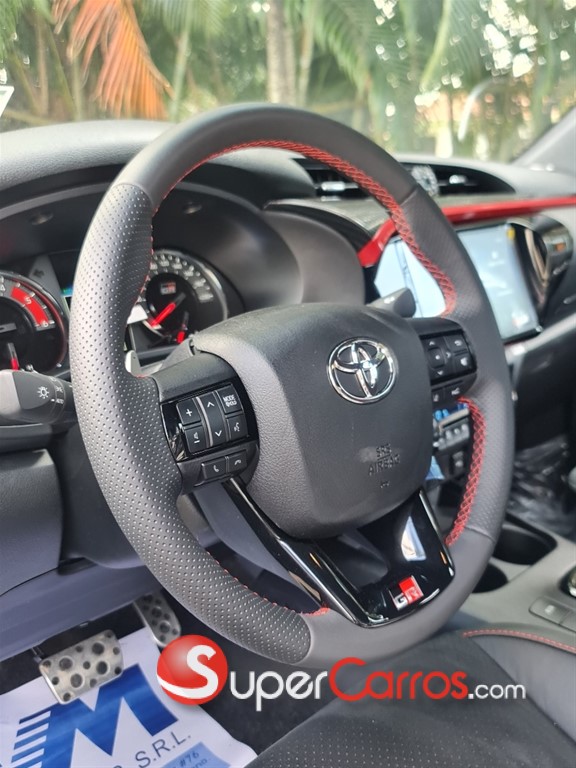 2026 Toyota Hilux GR Sport — foto 5 / 9