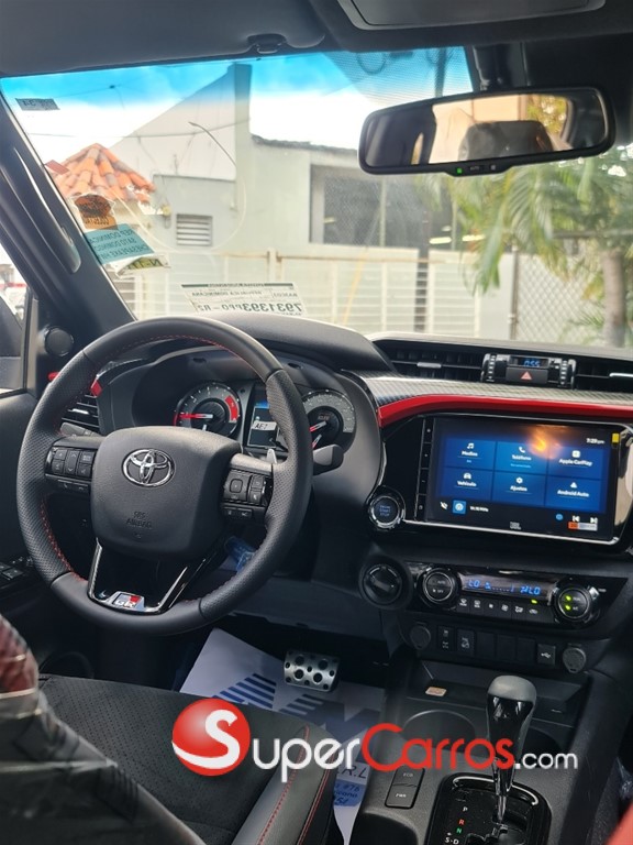 2026 Toyota Hilux GR Sport — foto 8 / 9