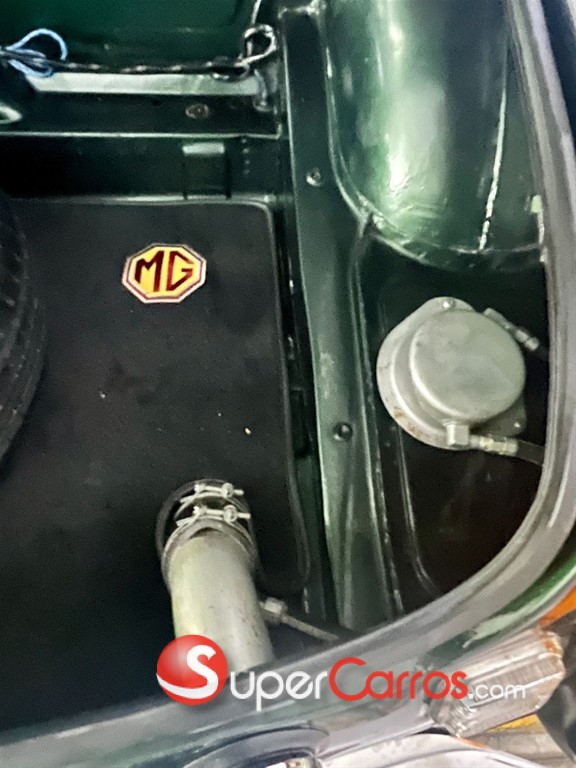 1973 MG MGB Roadster — foto 6 / 12