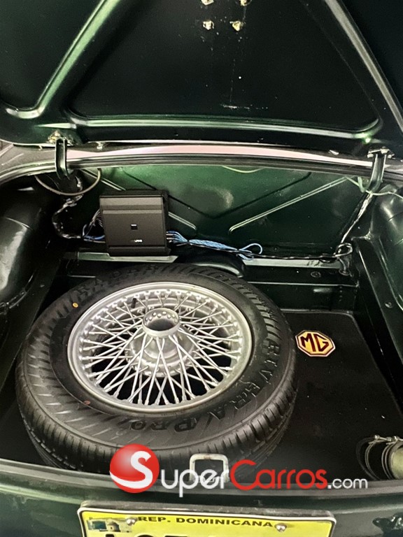 1973 MG MGB Roadster — foto 7 / 12