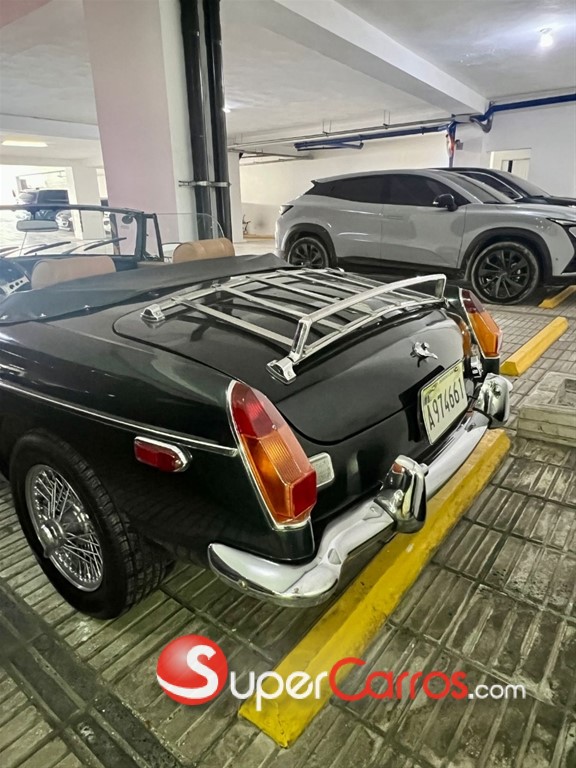 1973 MG MGB Roadster — foto 8 / 12