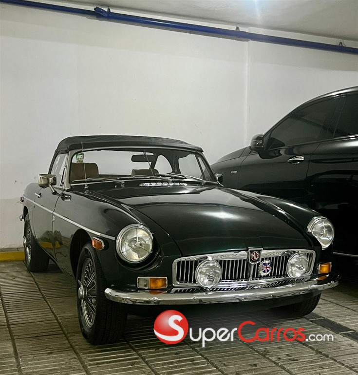 1973 MG MGB Roadster — foto 10 / 12