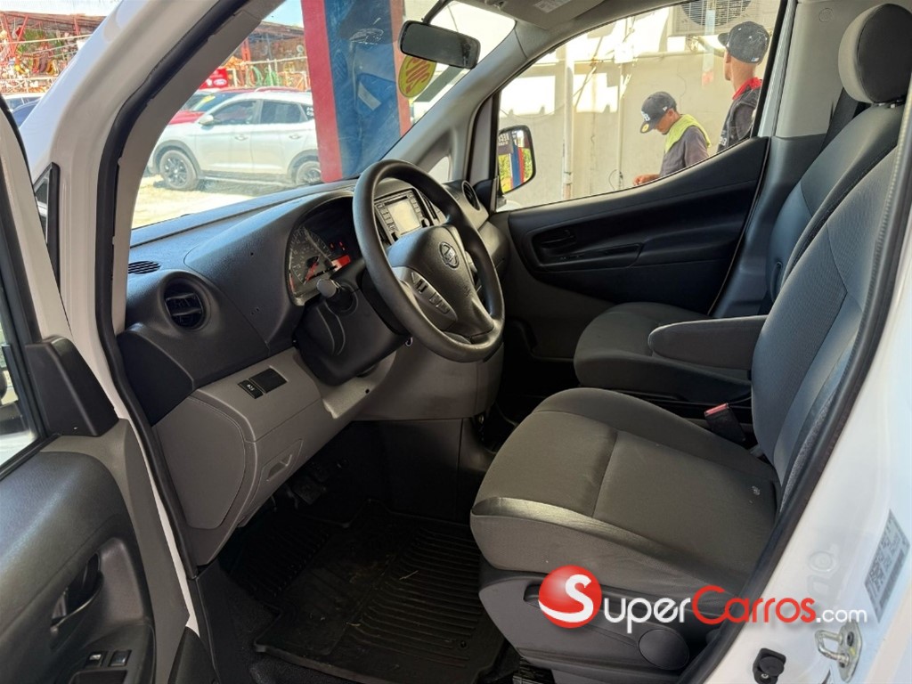 2019 Nissan NV 200 — foto 8 / 12