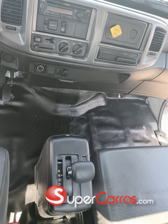 2017 Hino 338 — foto 2 / 10