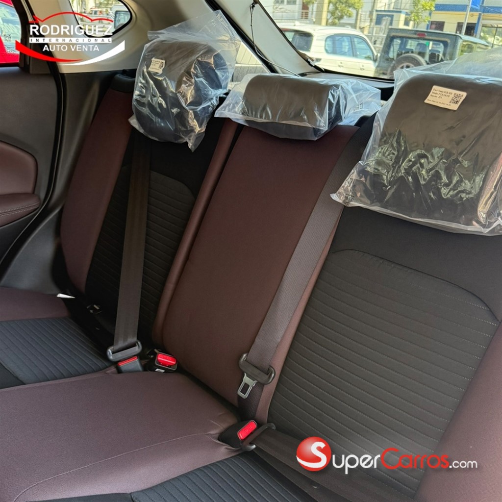 2026 Suzuki Fronx GLX — foto 8 / 10