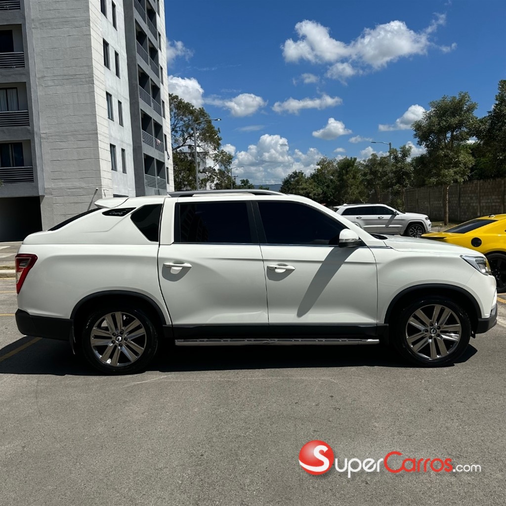 2019 SsangYong Rexton Sport — foto 8 / 10