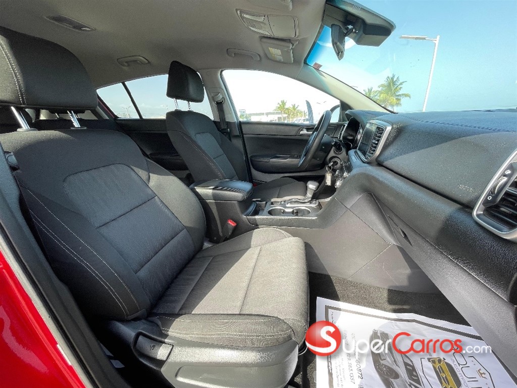 2020 Kia Sportage LX — foto 8 / 10