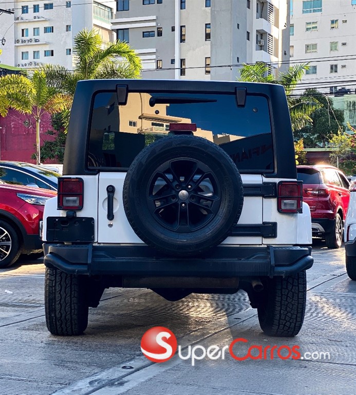 2017 Jeep Wrangler Sahara Unlimited — foto 4 / 12