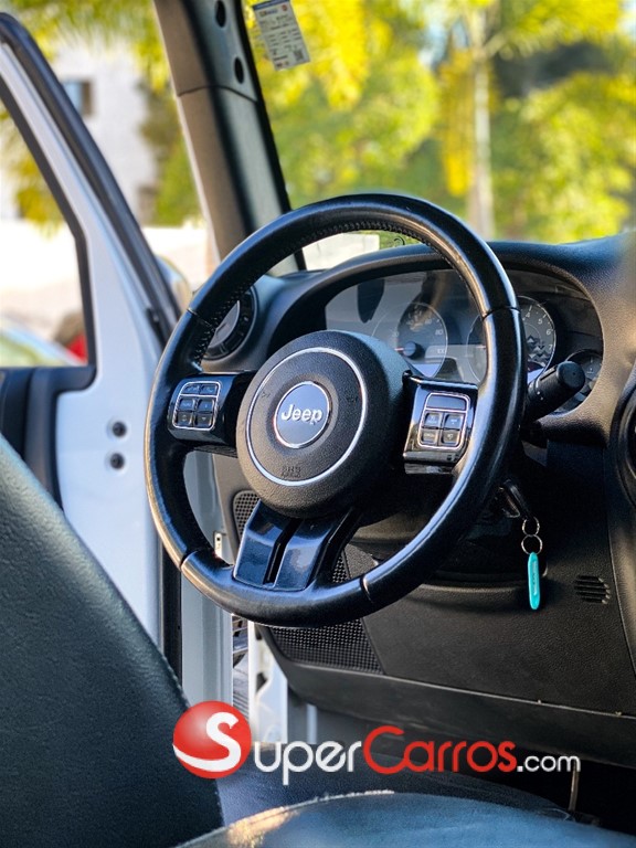 2017 Jeep Wrangler Sahara Unlimited — foto 7 / 12