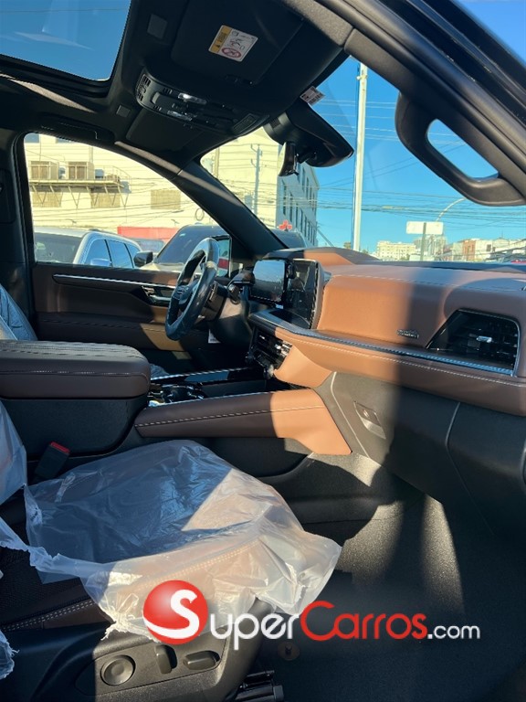 2025 Chevrolet Tahoe Highcountry — foto 8 / 9
