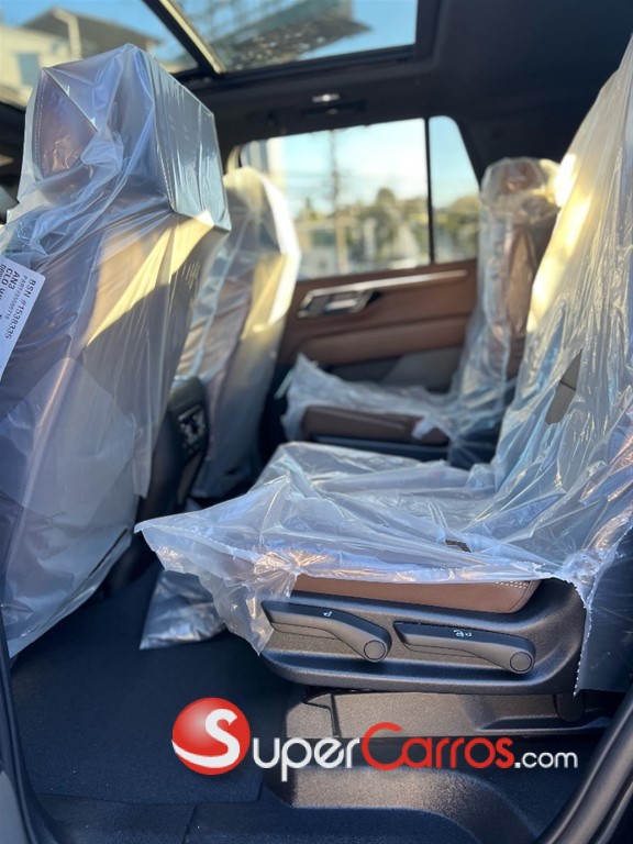2025 Chevrolet Tahoe Highcountry — foto 9 / 9