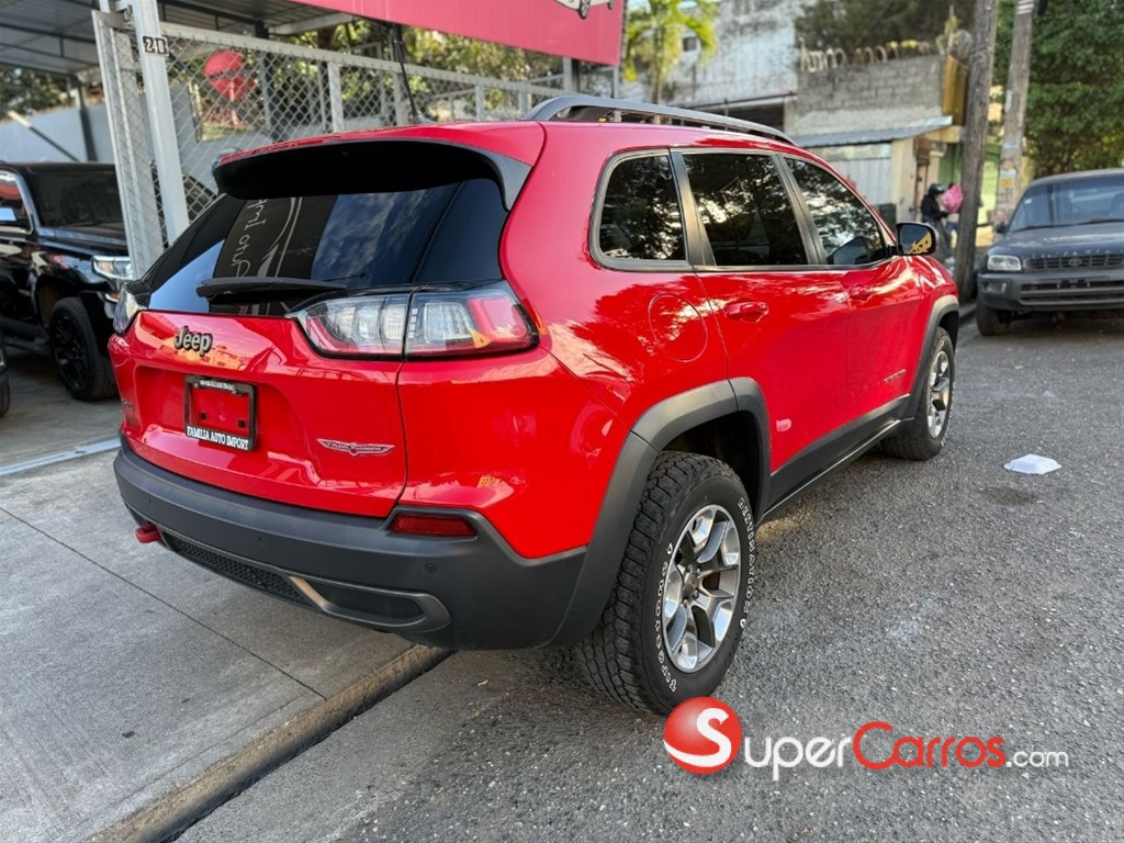 2019 Jeep Cherokee Trailhawk — foto 6 / 11