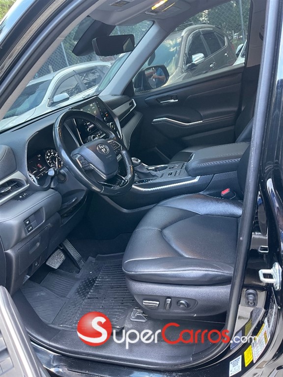 2020 Toyota Highlander XLE — foto 5 / 10