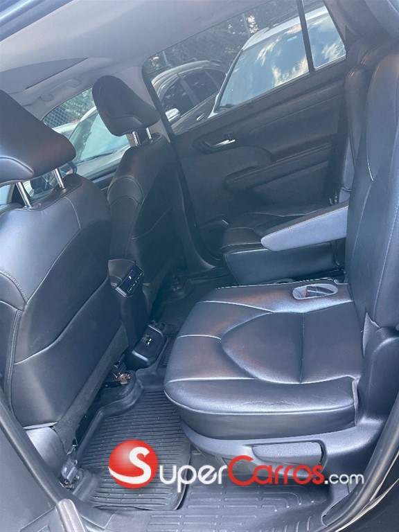 2020 Toyota Highlander XLE — foto 6 / 10