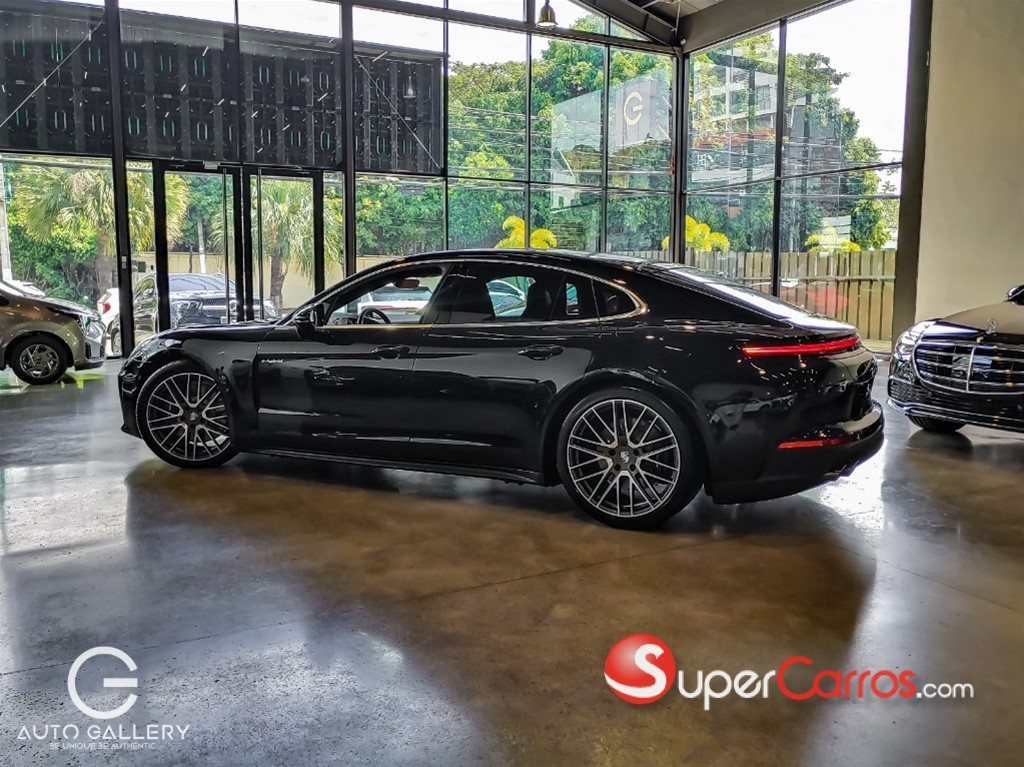 2025 Porsche Panamera 4 — foto 3 / 12