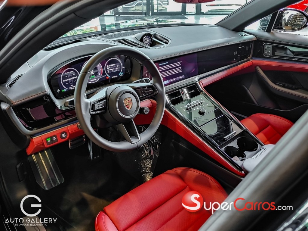 2025 Porsche Panamera 4 — foto 8 / 12