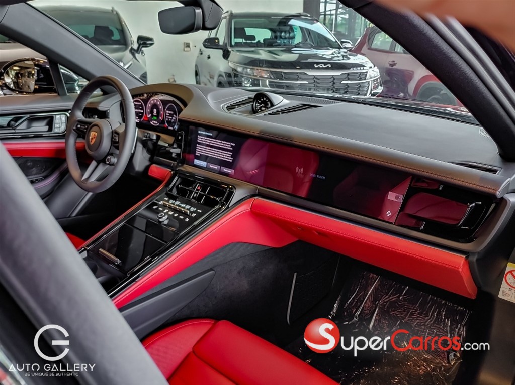 2025 Porsche Panamera 4 — foto 9 / 12
