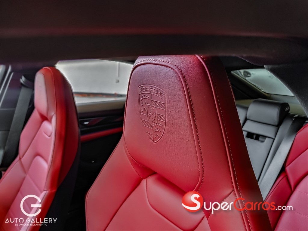 2025 Porsche Panamera 4 — foto 10 / 12