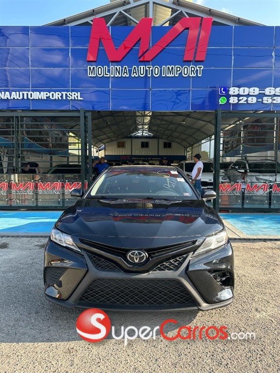 2019 Toyota Camry SE — foto 3 / 10
