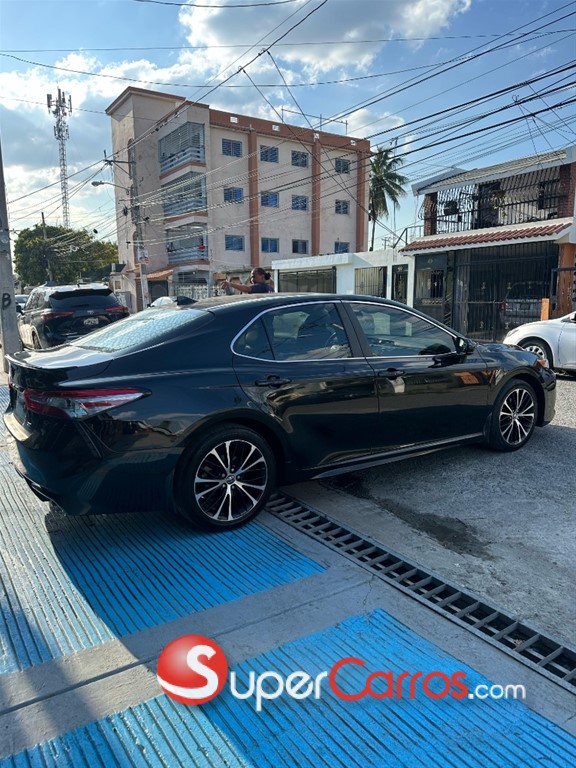 2019 Toyota Camry SE — foto 4 / 10