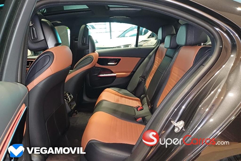 2024 Mercedes-Benz Clase C 300 4 Matic — foto 9 / 12