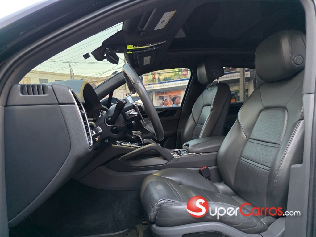 2020 Porsche Cayenne — foto 7 / 11