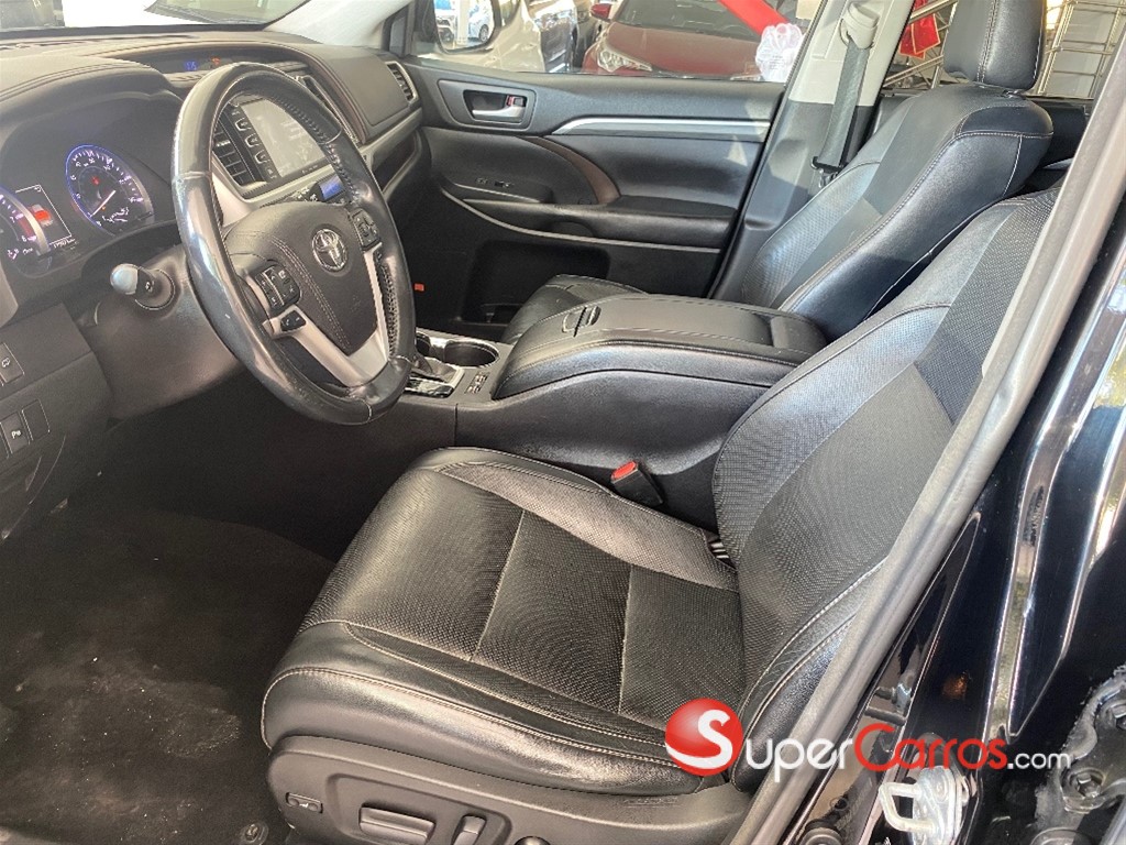 2017 Toyota Highlander Limited — foto 6 / 9