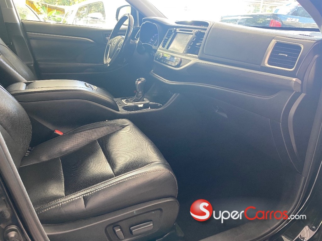 2017 Toyota Highlander Limited — foto 7 / 9