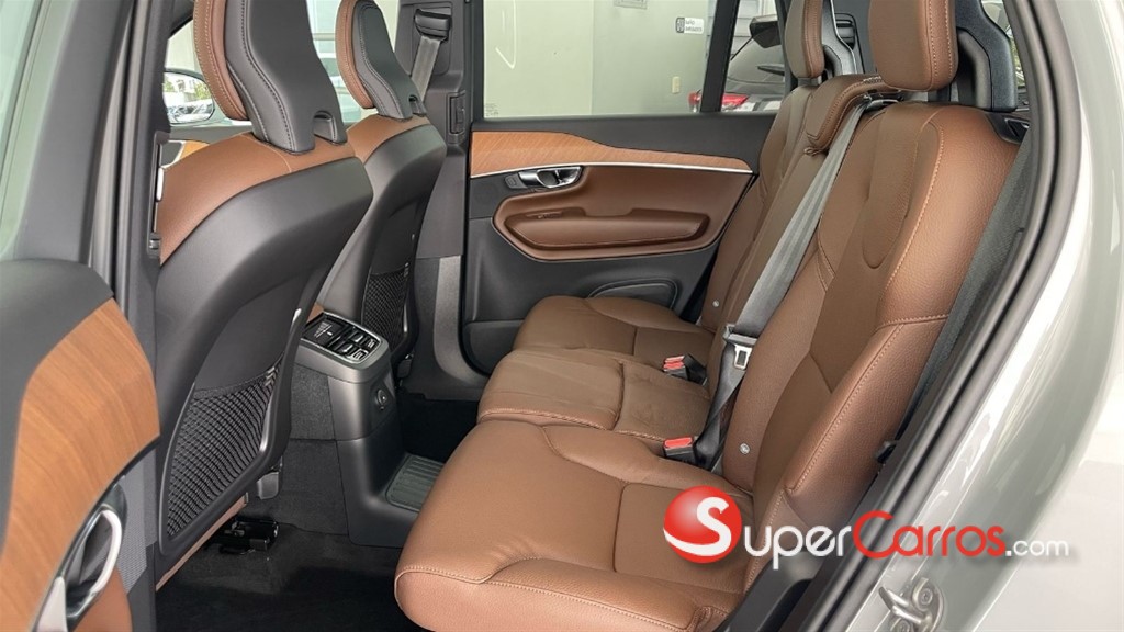 2026 Volvo XC90 Plus T8 — foto 9 / 12