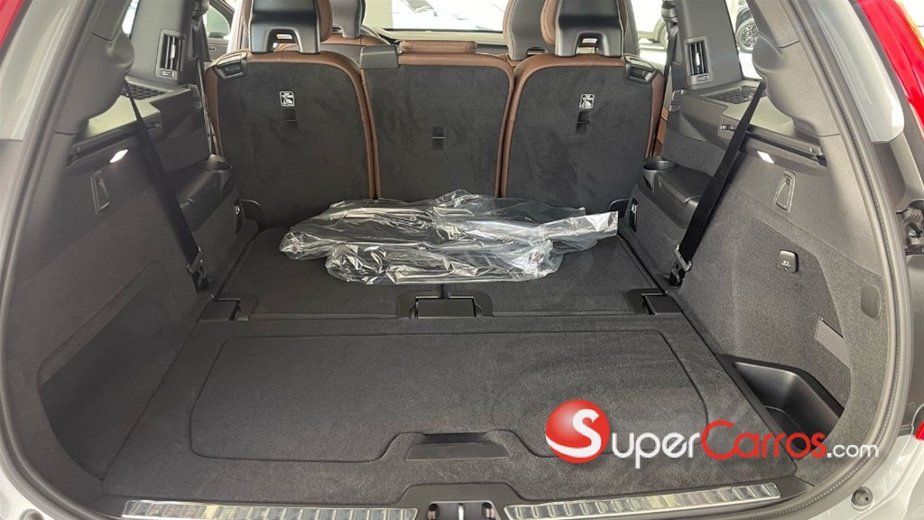 2026 Volvo XC90 Plus T8 — foto 11 / 12