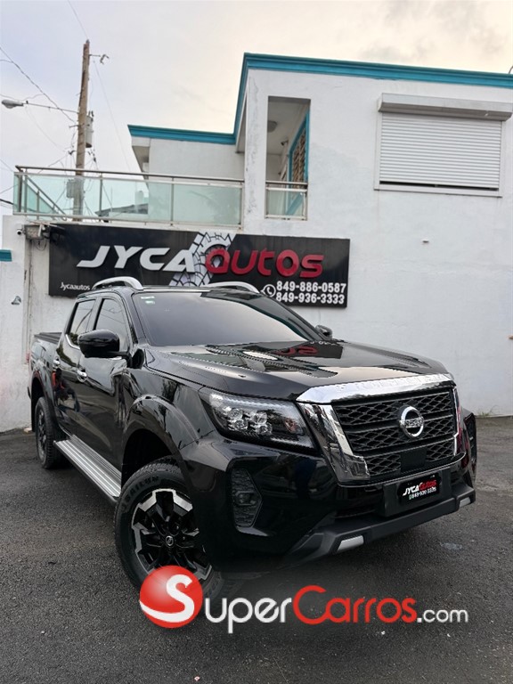 2022 Nissan Frontier LE — foto 2 / 12