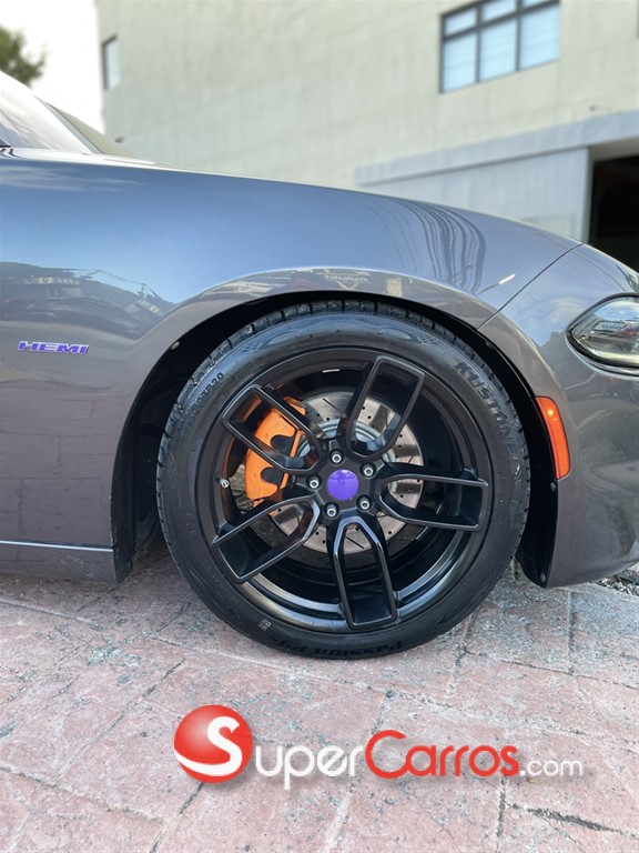 2016 Dodge Charger RT — foto 6 / 12