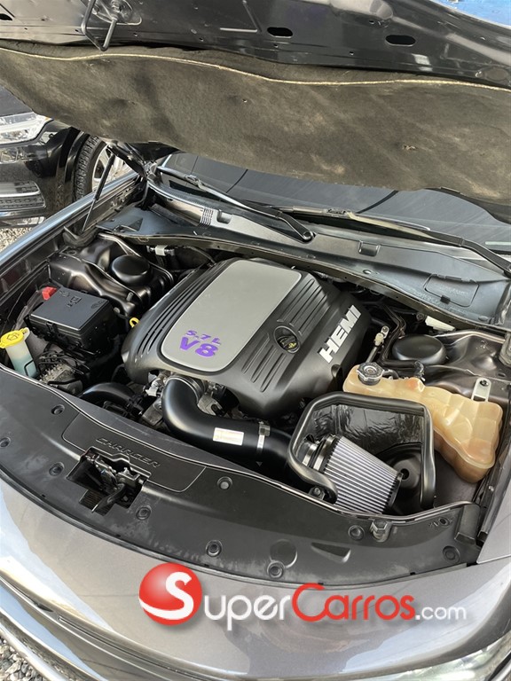 2016 Dodge Charger RT — foto 12 / 12
