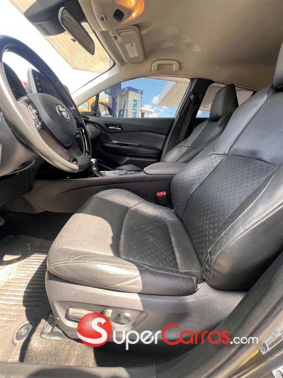 2021 Toyota C-HR LIMITED — foto 9 / 10
