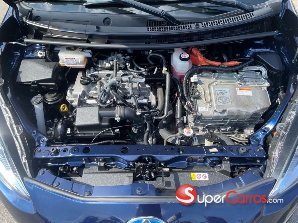 2020 Toyota Aqua Hibrido — foto 8 / 8