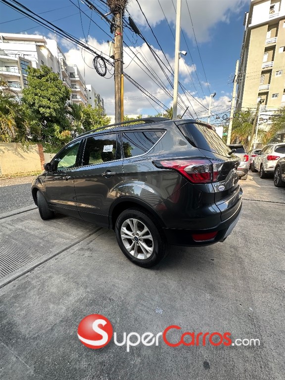 2018 Ford Escape SE — foto 6 / 11