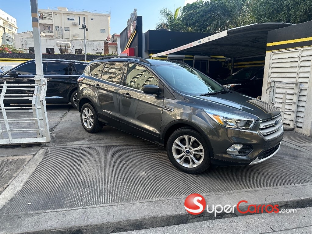 2018 Ford Escape SE — foto 8 / 11