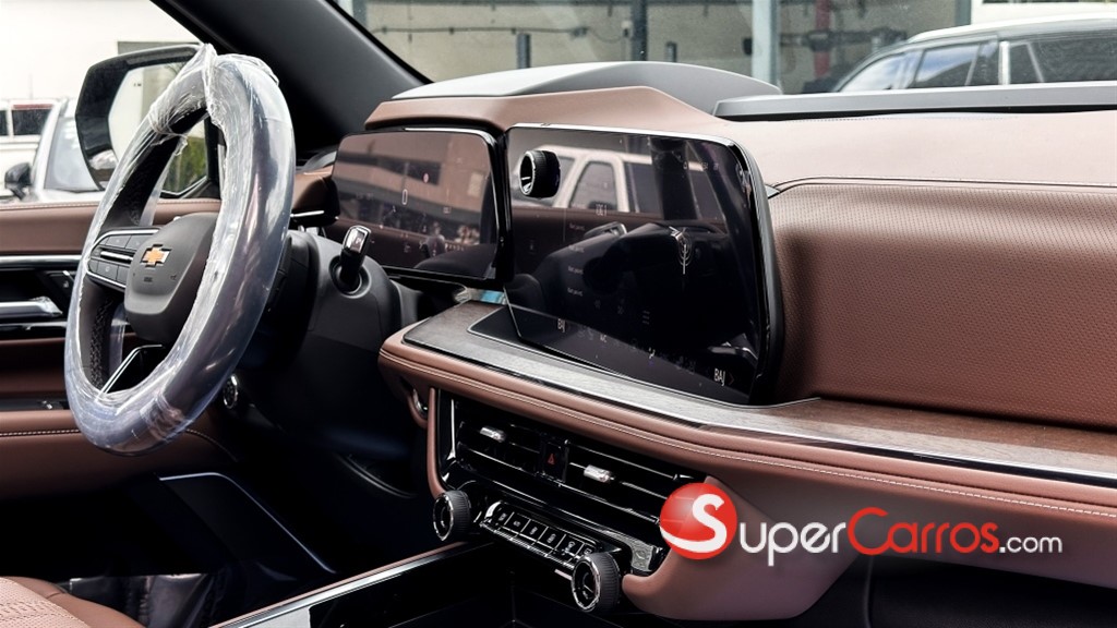 2026 Chevrolet Suburban Highcountry — foto 11 / 12