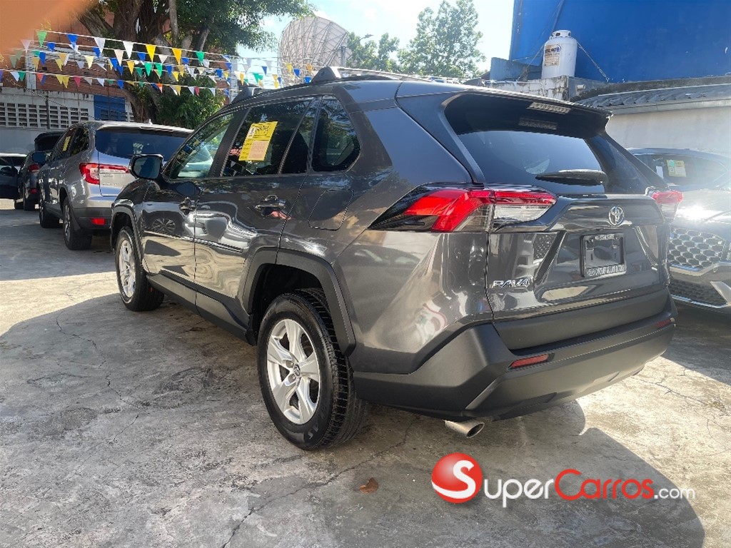 2020 Toyota RAV4 XLE — foto 4 / 11